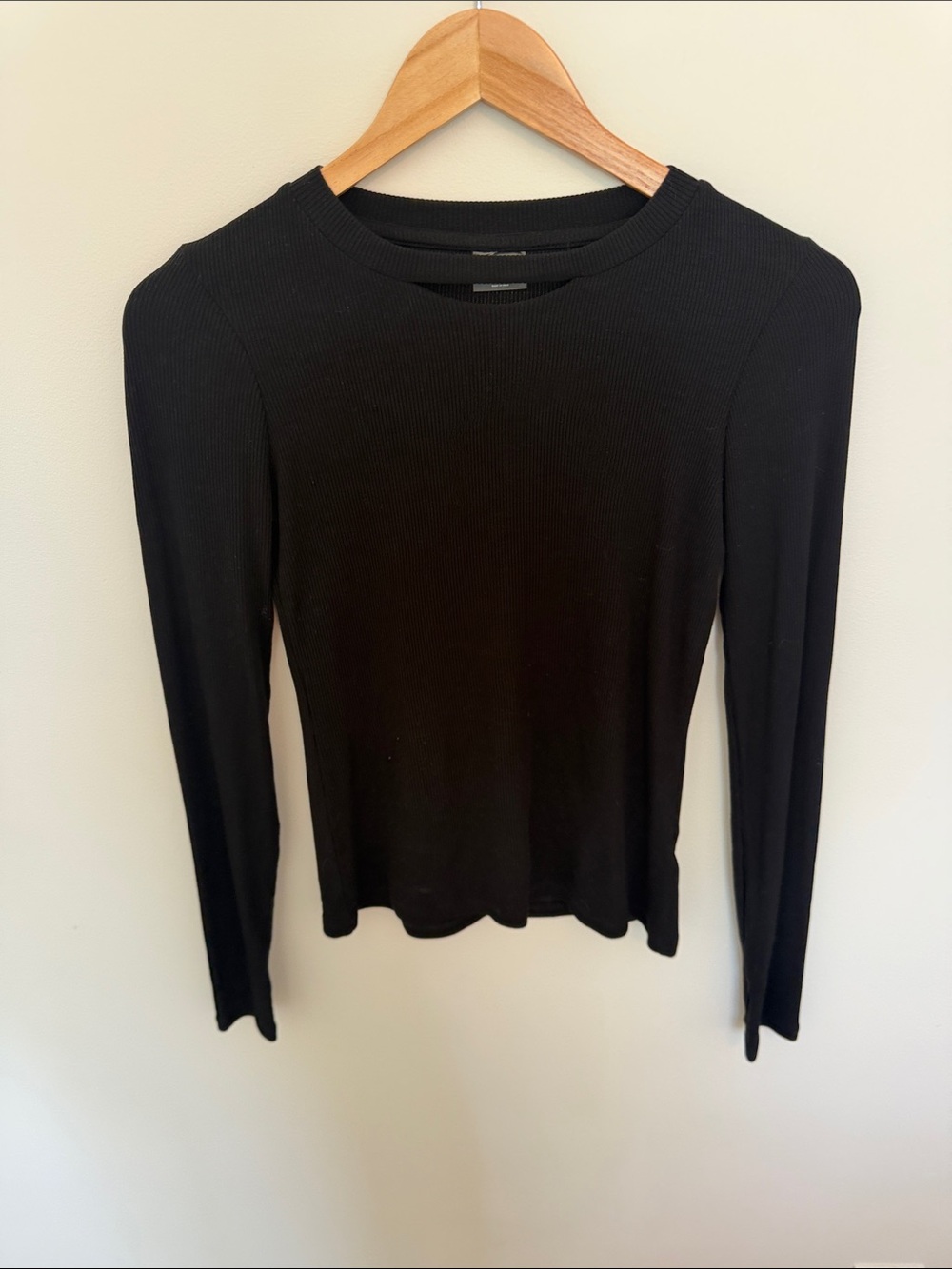 Black Long-Sleeve Ribbed Crewneck Top - Women's